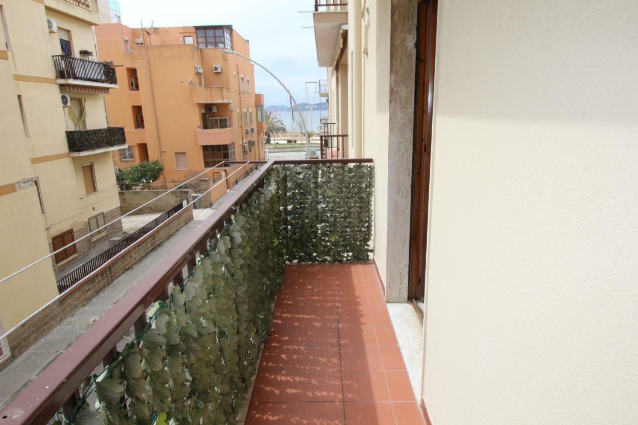 Family Apartment On The Beach Alghero Bagian luar foto