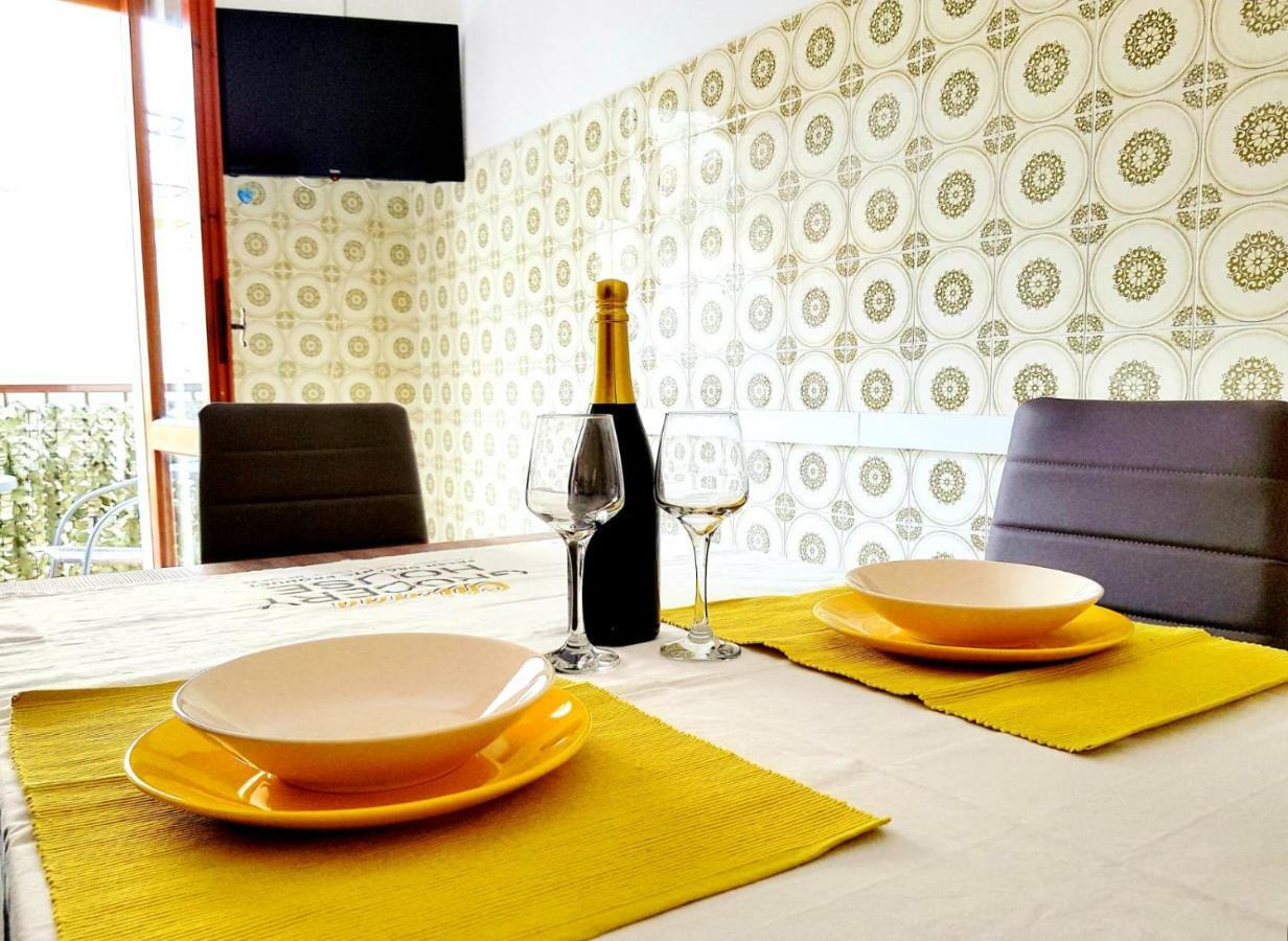 Family Apartment On The Beach Alghero Bagian luar foto